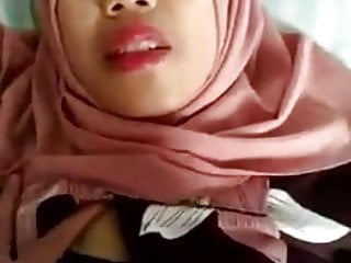 Jilbab Port Side Keenakan Dientot